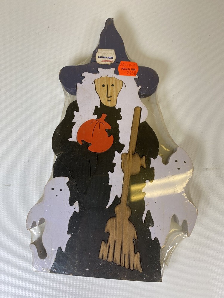 Vintage Witch ~ Ghost 3D Puzzel