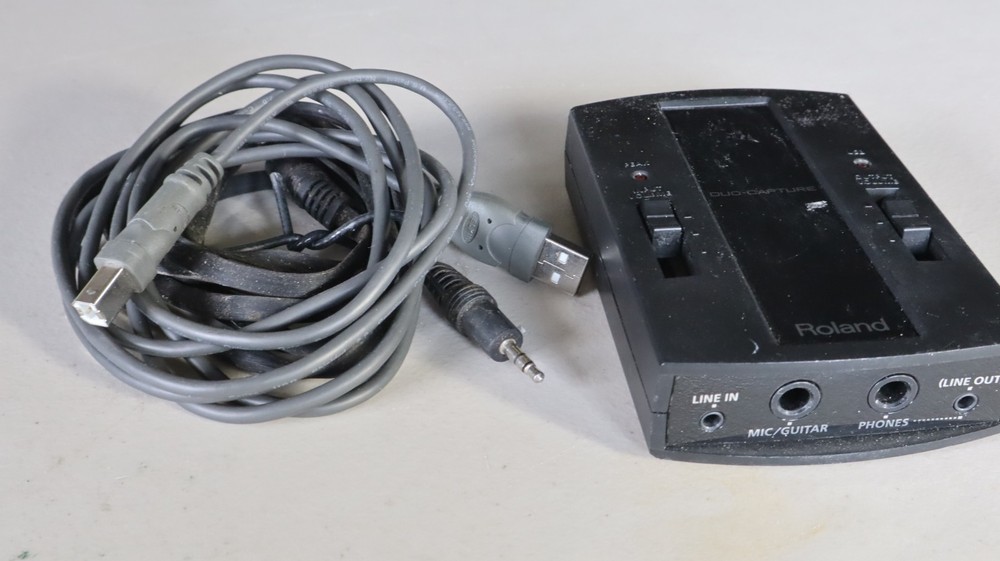 Roland Duo-Capture Audio Interface With cords UNTESTED d7