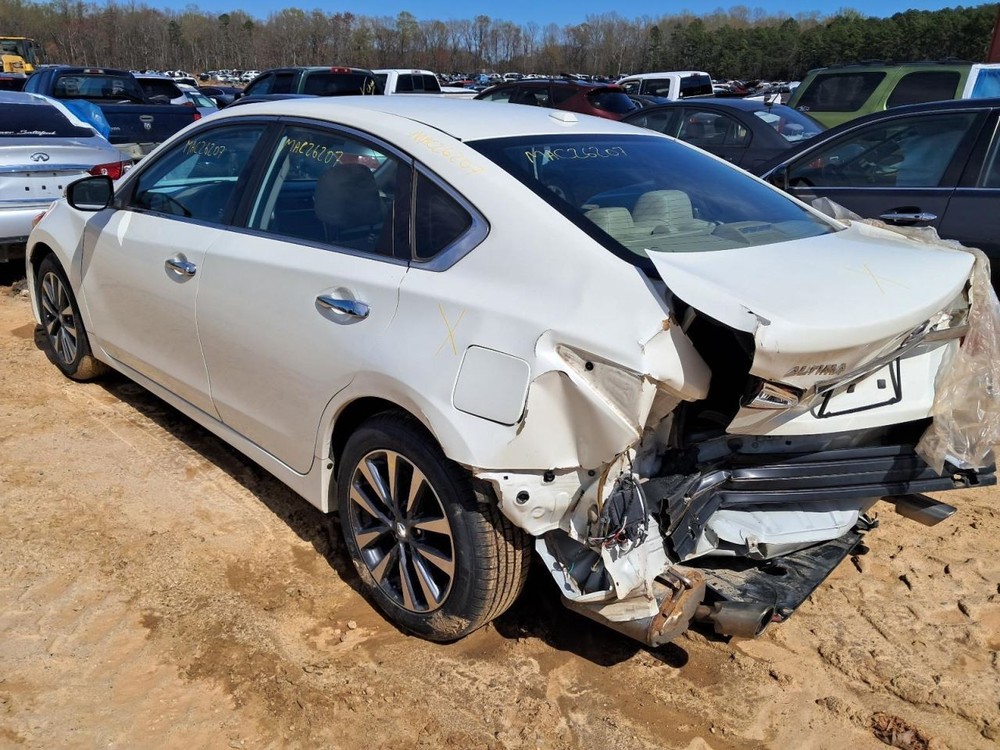 ALTIMA 2017 Glove Box 5000456