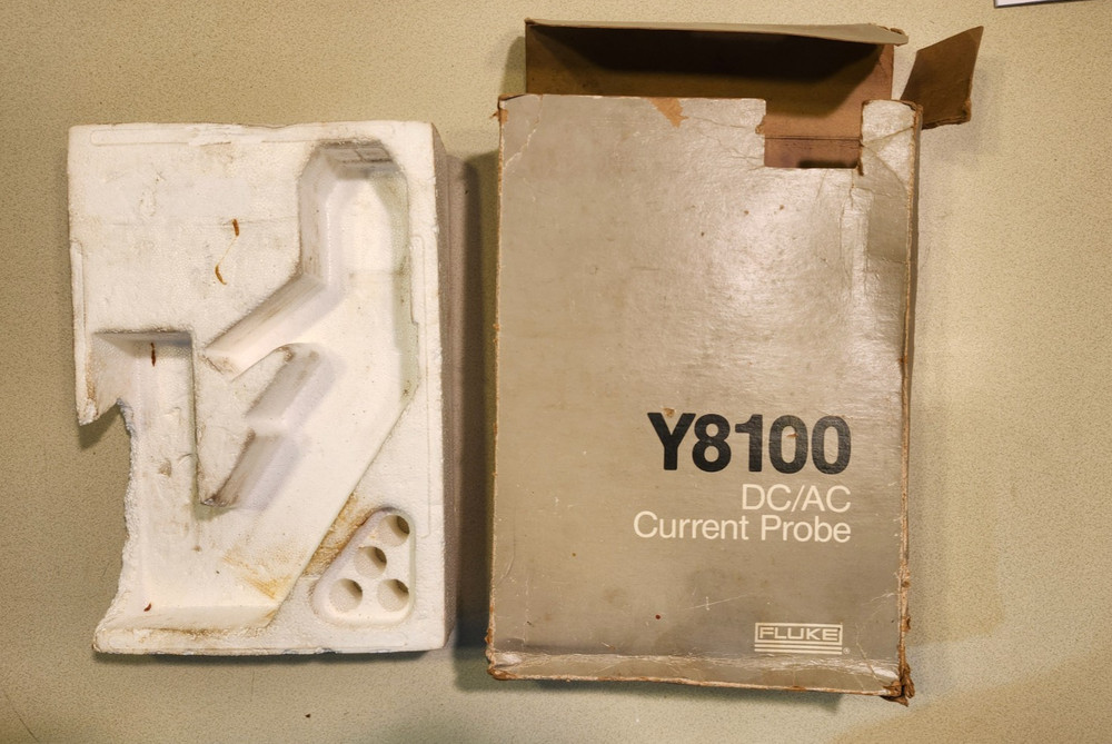 FLUKE Y8100 **REDUCED** DC/AC Current Probe with Manual/Box – Untested
