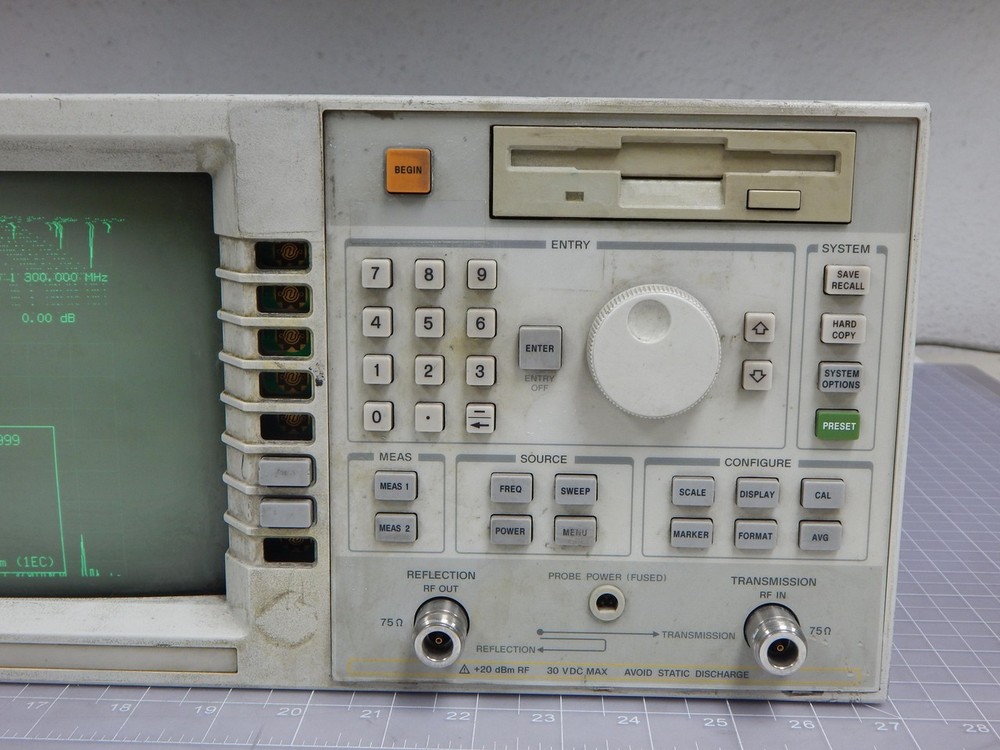 HP 8712ET RF NETWORK ANALYZER