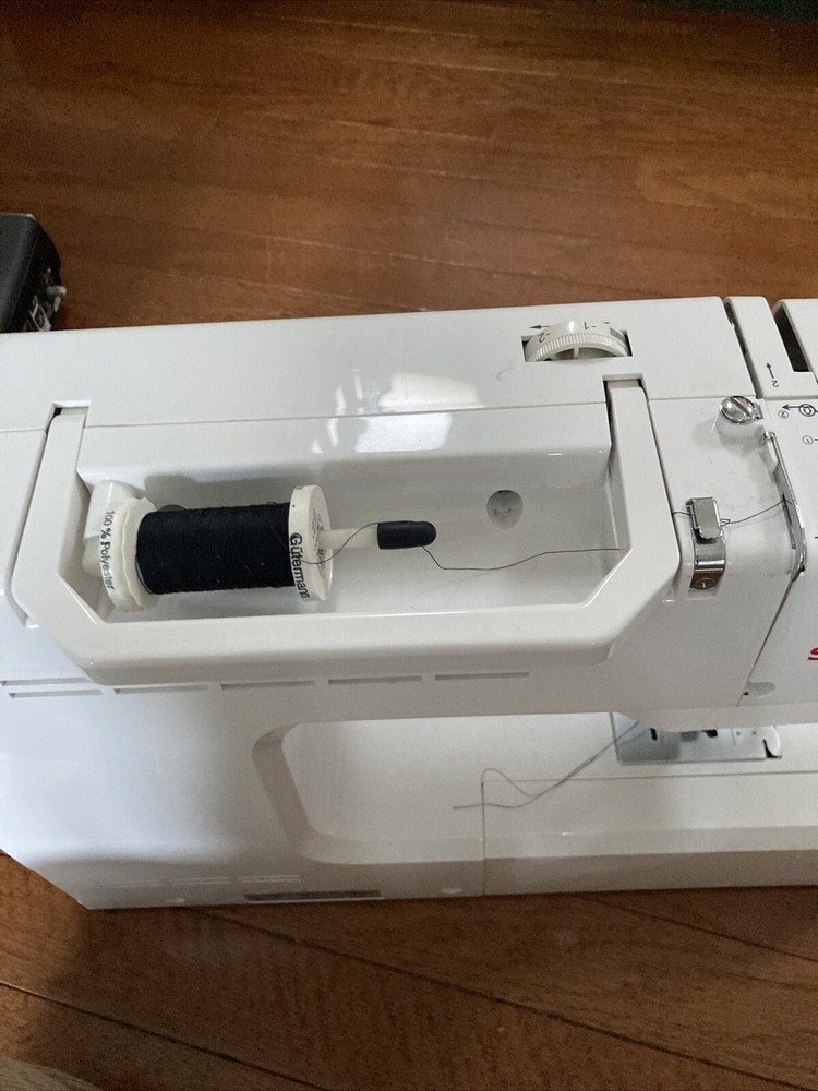 SINGER Confidence 7465 Sewing Machine Works READ