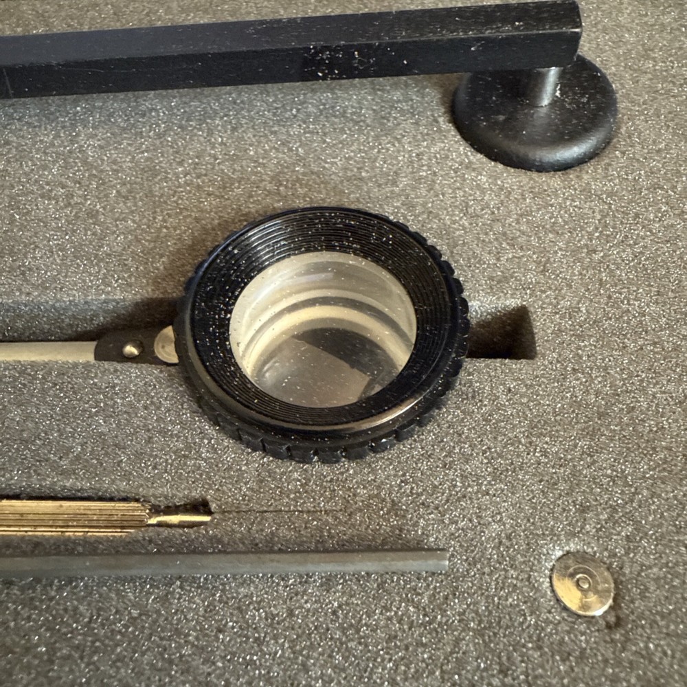 Koizumi planimeter with optical tracer zero setting polar compensation