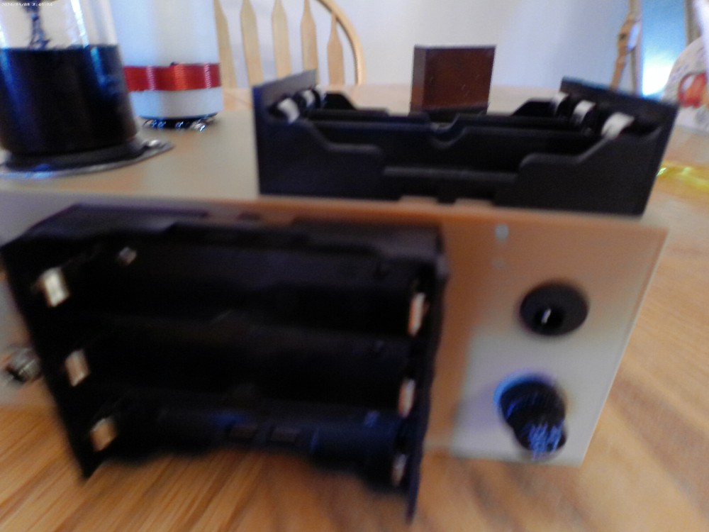 Portable 12V6GT CW TRANSMITTER 80/40 Meters (12 VOLTS DC)