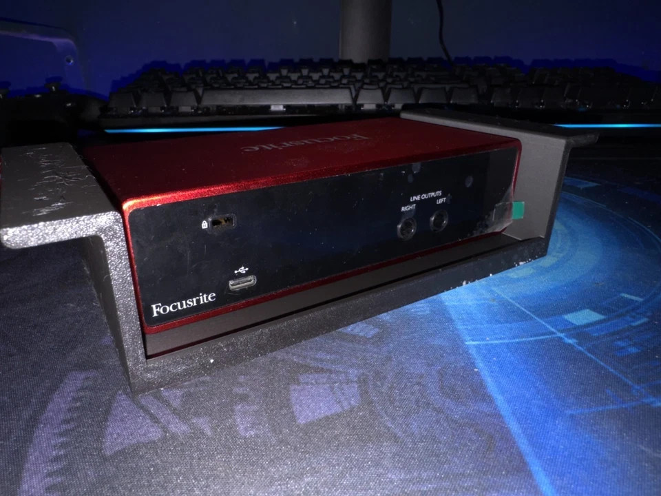 Focusrite Scarlett 2i2 – Under-mount Bracket Black New