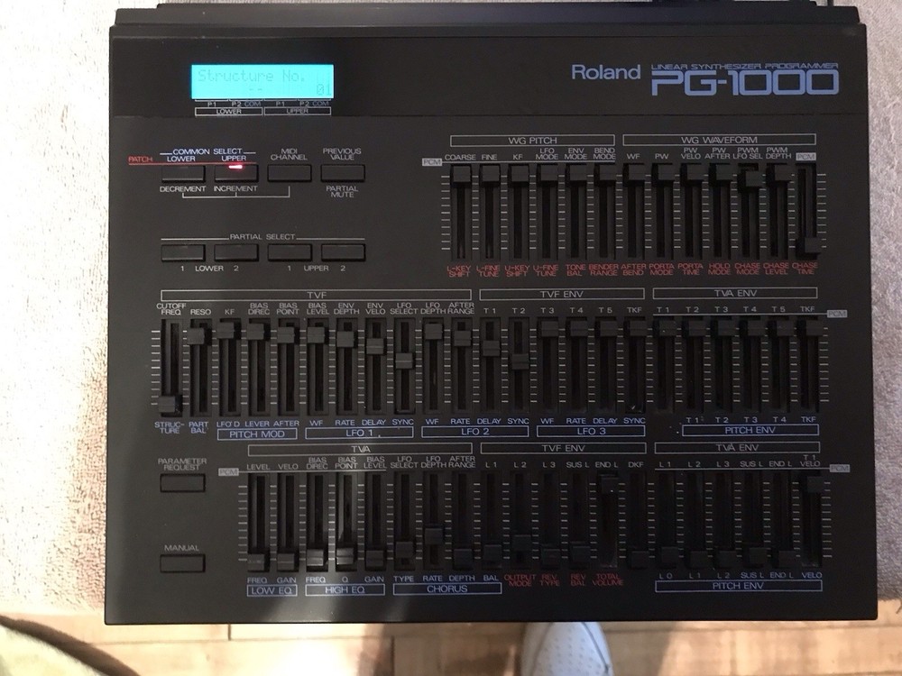 Roland PG-1000 Linear Synthesizer Programmer With Power Supply