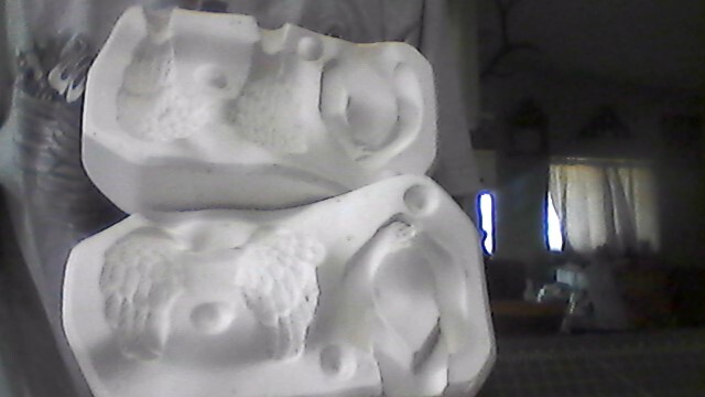 Cherub knees up
