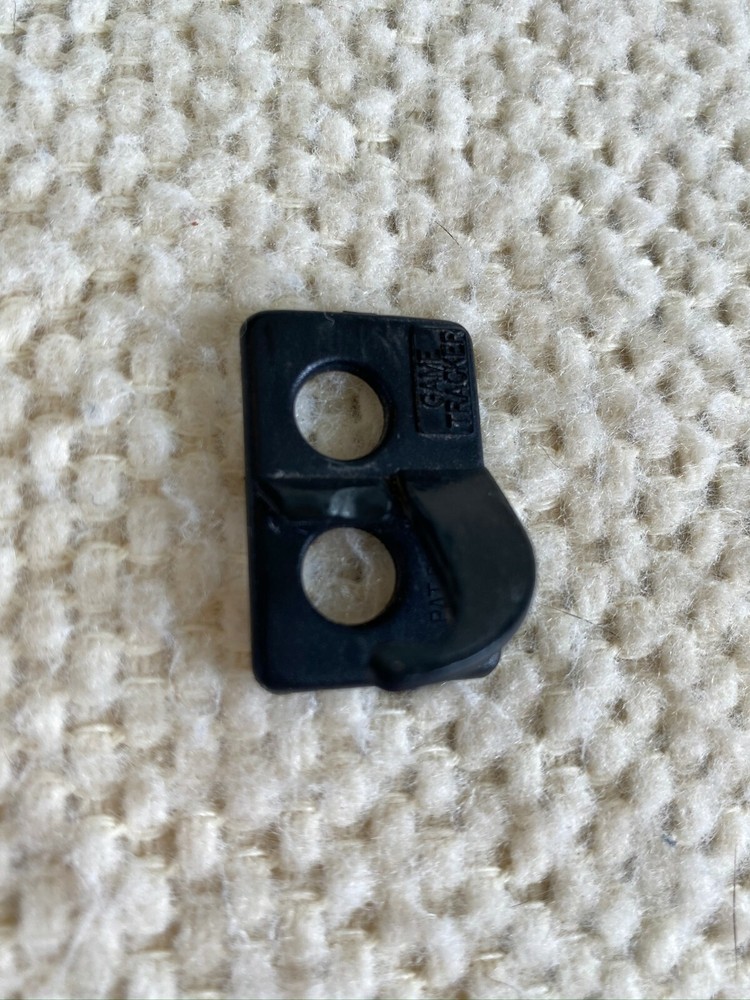 The Game Tracker Plastic Flipper Rest