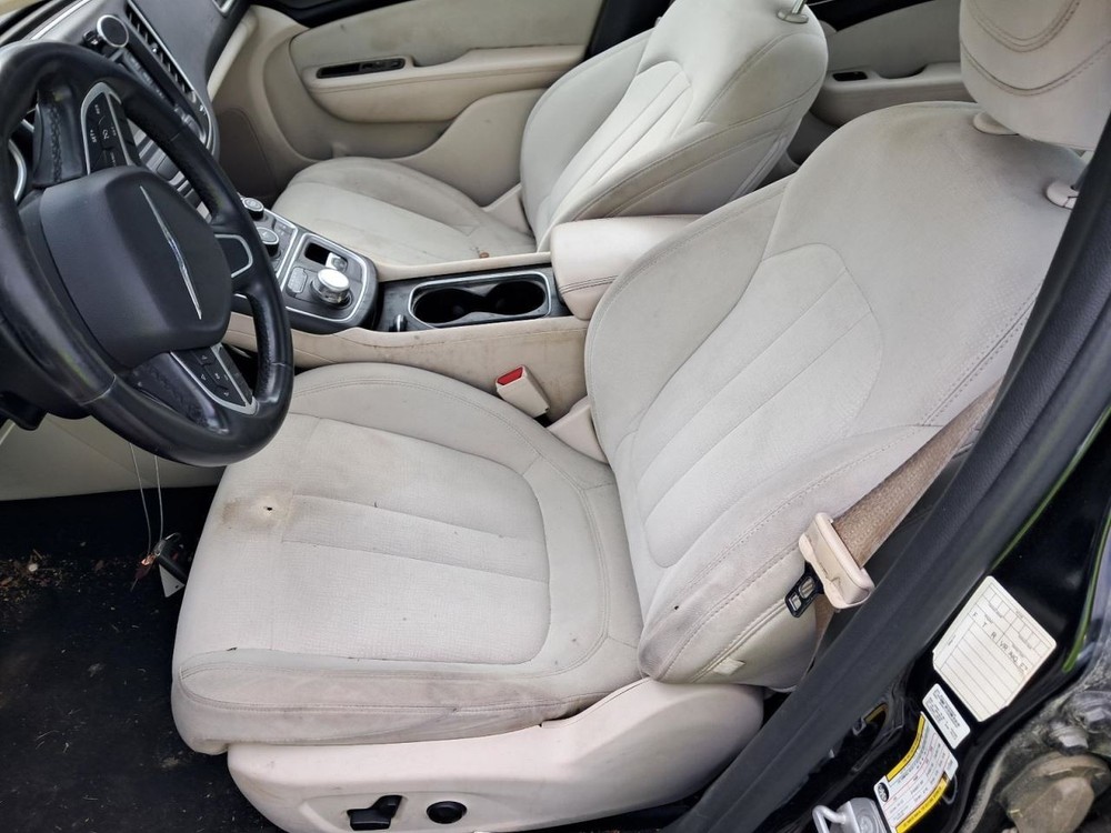 200 2015 Glove Box 4773858