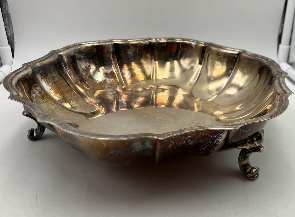 Vintage Oneida Silver Plate Candy Dish Bowl Scalloped Footed