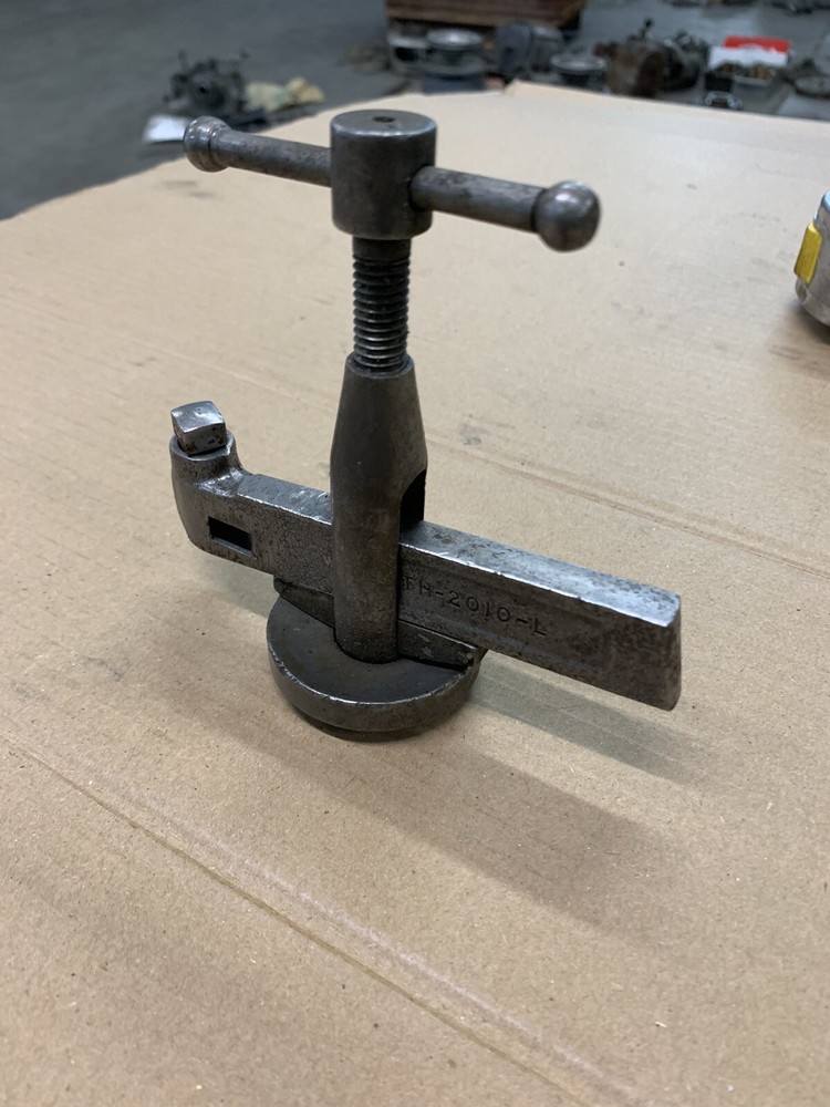 Rocker Type Tool Holder Roughly 7/16 Tool Opening