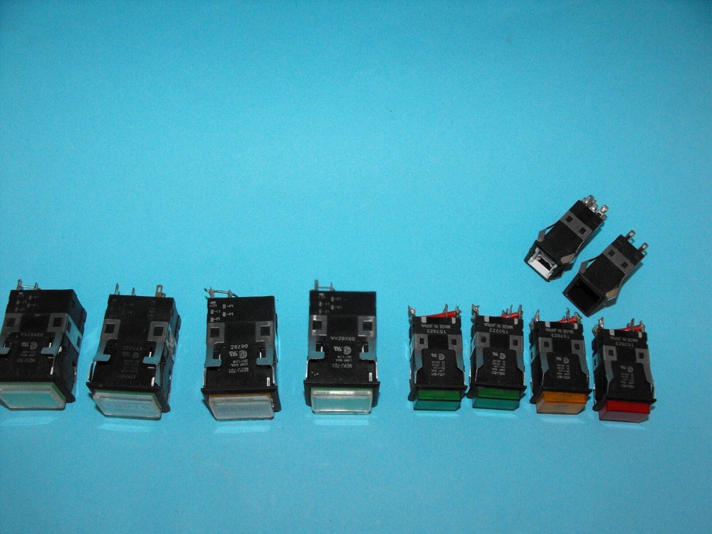 Omron M2PJ-701+A3SJ-801.Lighted Pushbutton Switch Lamp.(LOT10PCS).USED