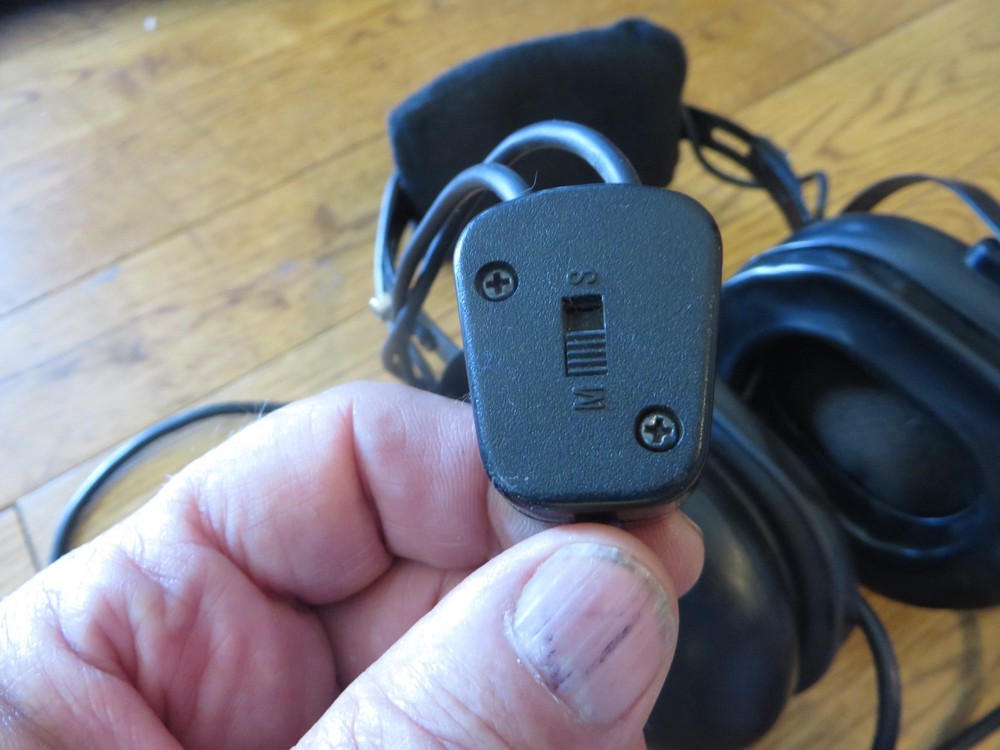 Flightcom Nighthawk Model 4DLX Aviation Headset tested - mic not tested