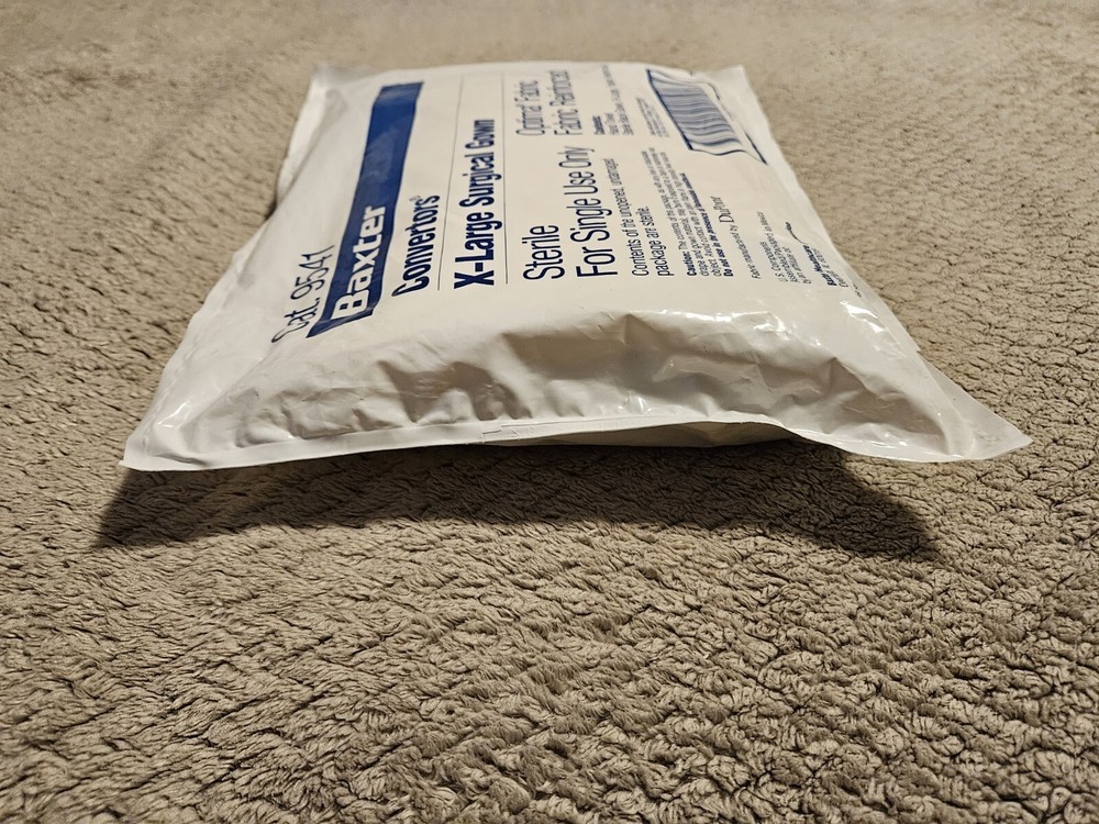 Baxter Convertors XL Surgical Gown