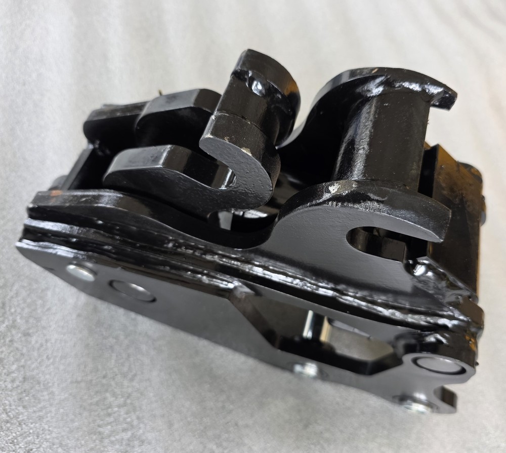 Hydraulic Quick Hitch Mini Excavators Attachments For 1-2 Ton Small Digger