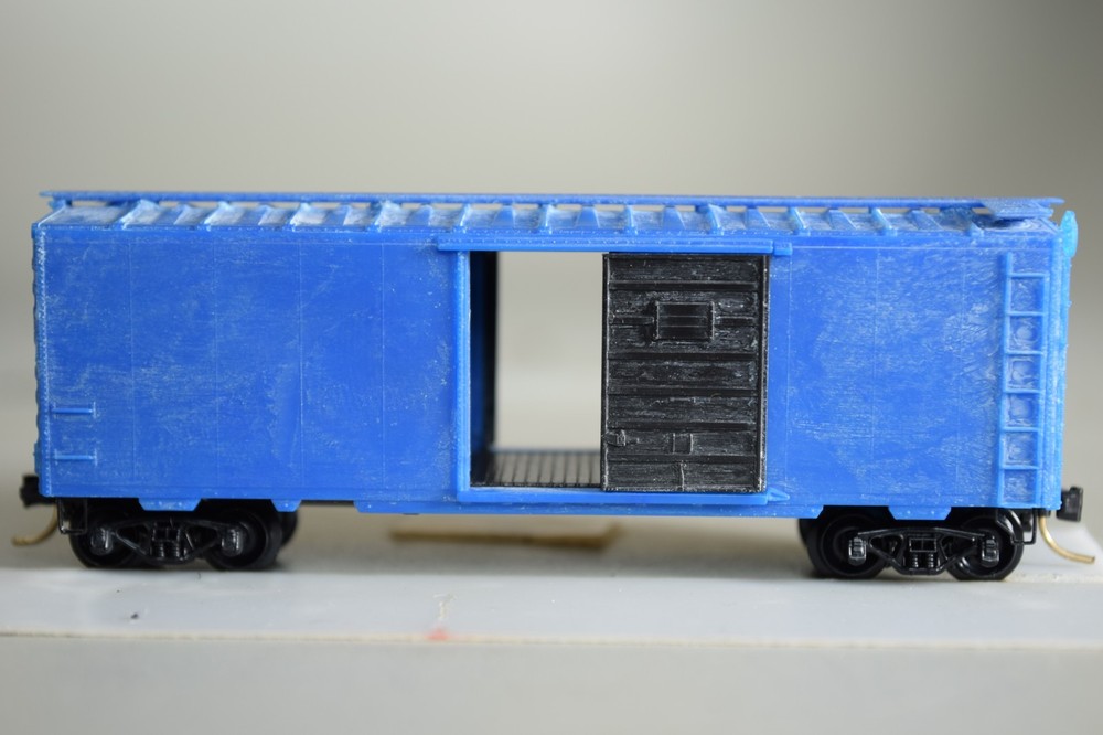 4892 Micro Trains 40' BOX car UN DEC UN PAINTED