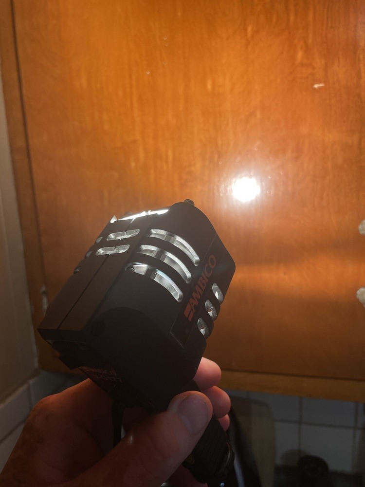 ambico ac/dc video light