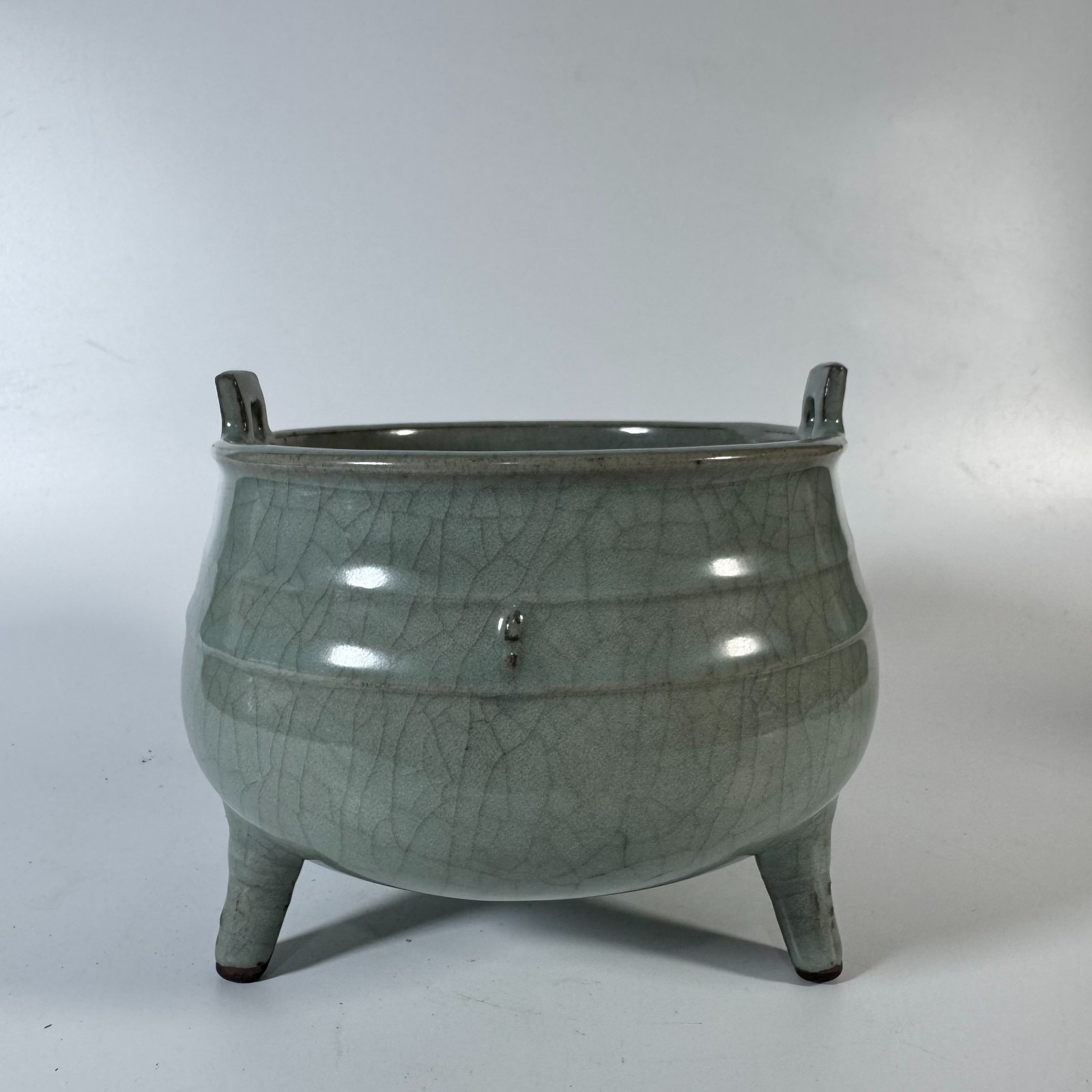 Chinese Song Dynasty Guan Kiln Porcelain Tripod Incense Burner with Pinhole Base