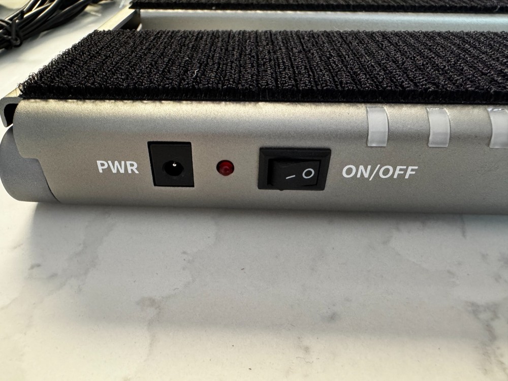 Vango guitar/vocal processor pedal board with case, cables and power supply.