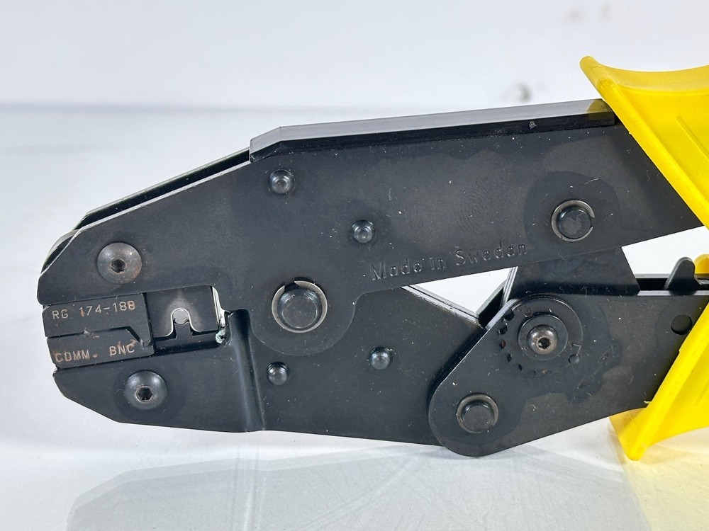 AMP 220190-1 Crimp Tool Extron Electronics BNC Cable Termination Kit