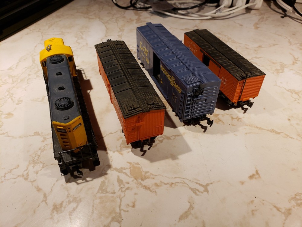 Ho Scale Train Lot #12