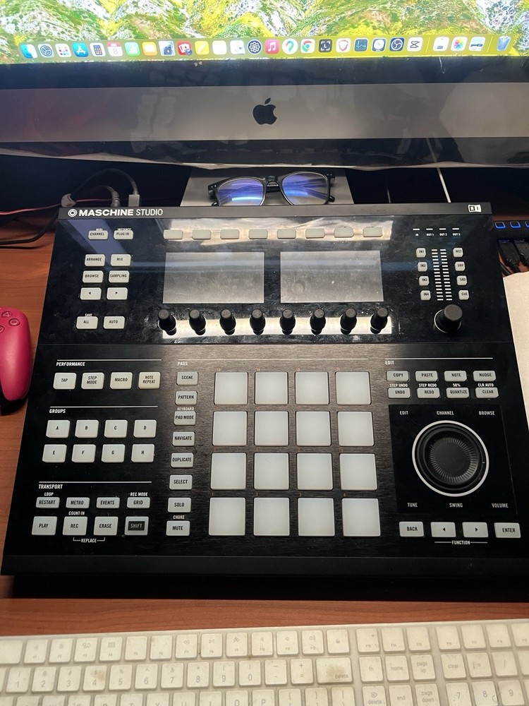 (Used) Maschine Studio Black Native Instrument Drum Machine