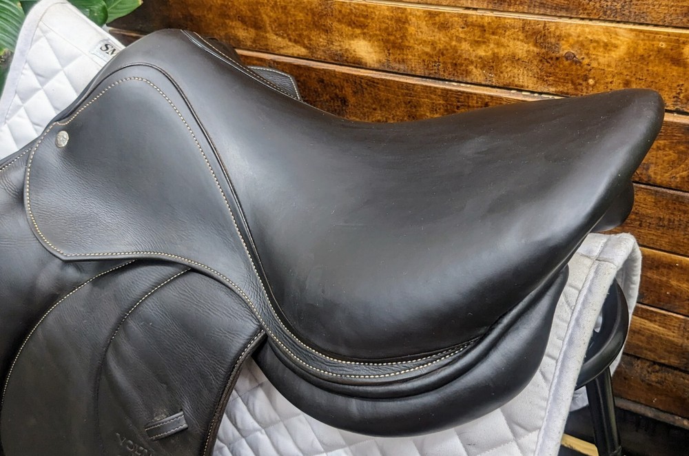17.5" Voltaire Stuttgart 2A (2021) *Full Buffalo Leather*