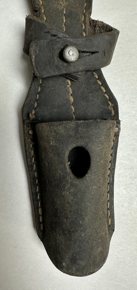 MAUSER 98K LEATHER FROG FOR BAYONET.
