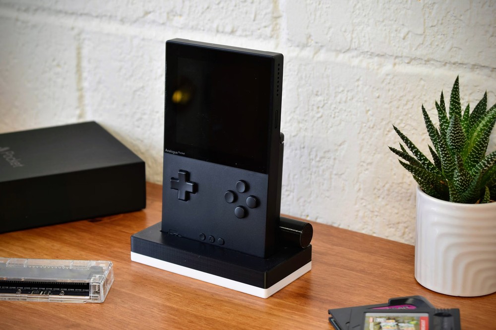 Analogue Pocket Colors Display Stand - 3D Printed