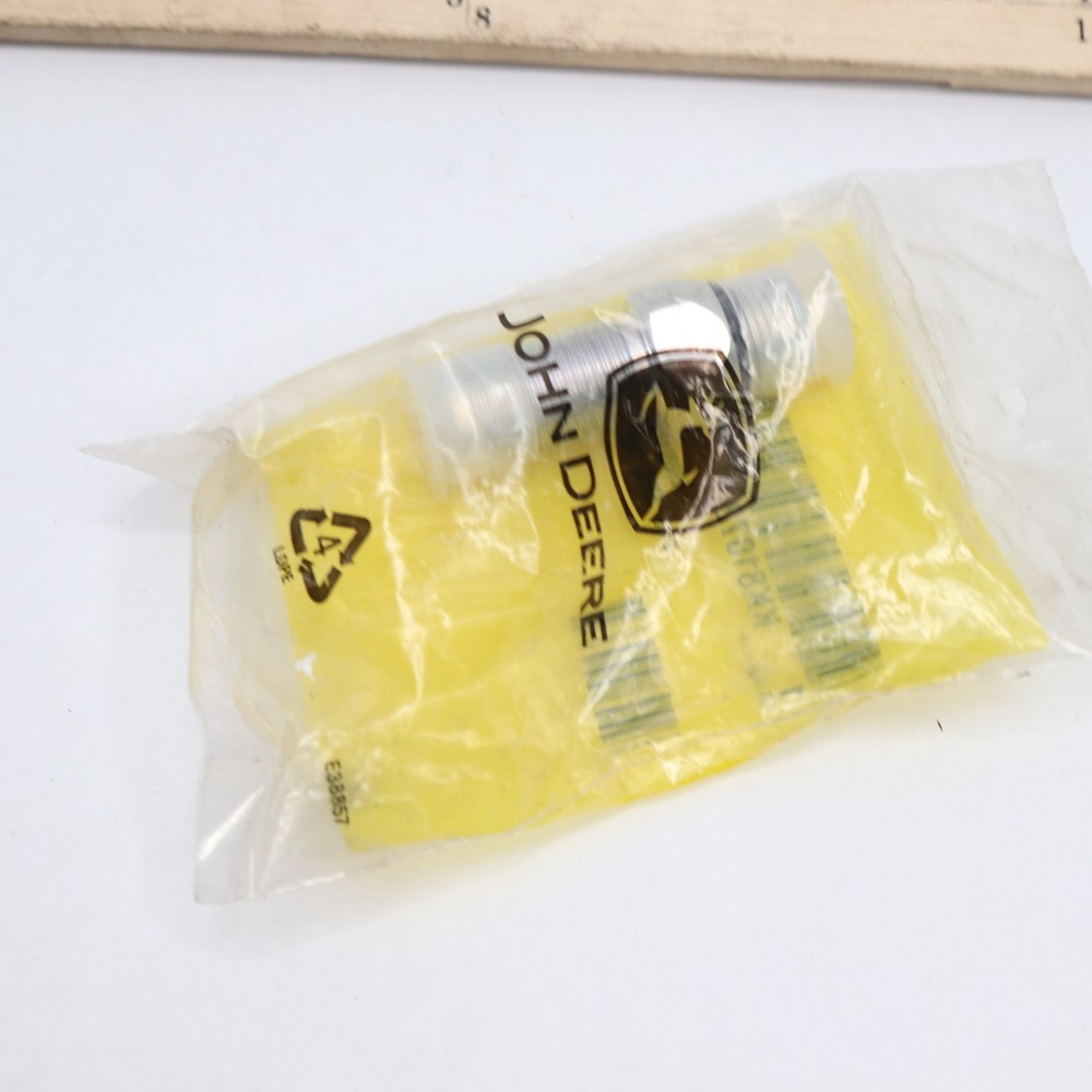 John Deere Adapter Fitting KK81072