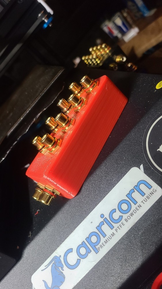 RCA distribution block 1-4 rca splitter