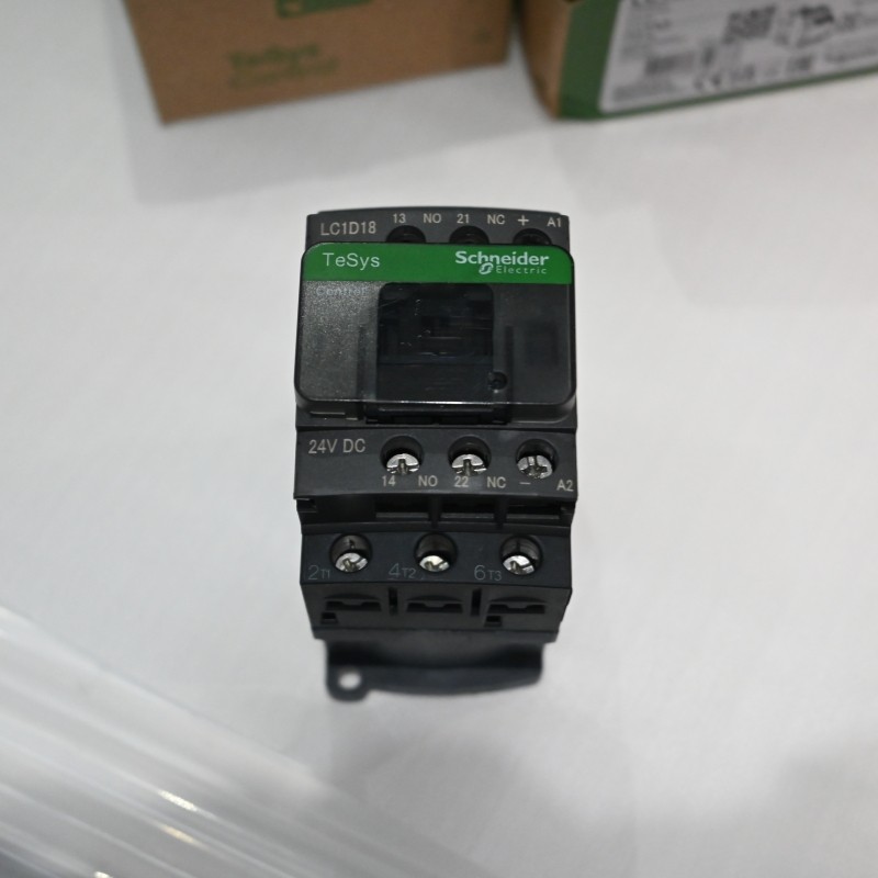 LC1D18BD Schneider New Contactor: 3 - phase 3 NO 24VDC coil In - stock in the US
