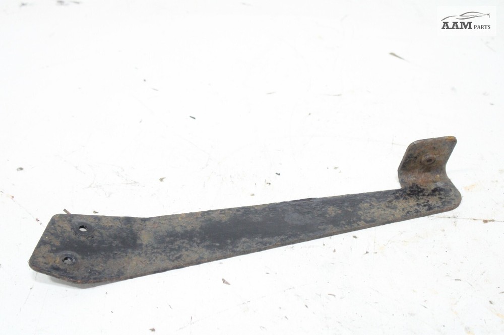 18-24 FREIGHTLINER CASCADIA FRONT LEFT SIDE HOOD SPLASH SHIELD BRACKET OEM