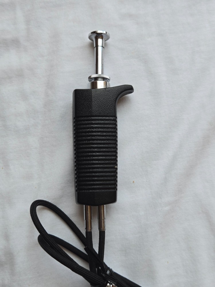 Original NIKON AR-4 Double Remote Shutter Release in Excellent Condition