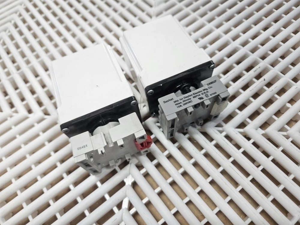 (Qty 2) Macromatic TR-50224-08 Time Delay Relays 0.6s - 60s Range Socket Base
