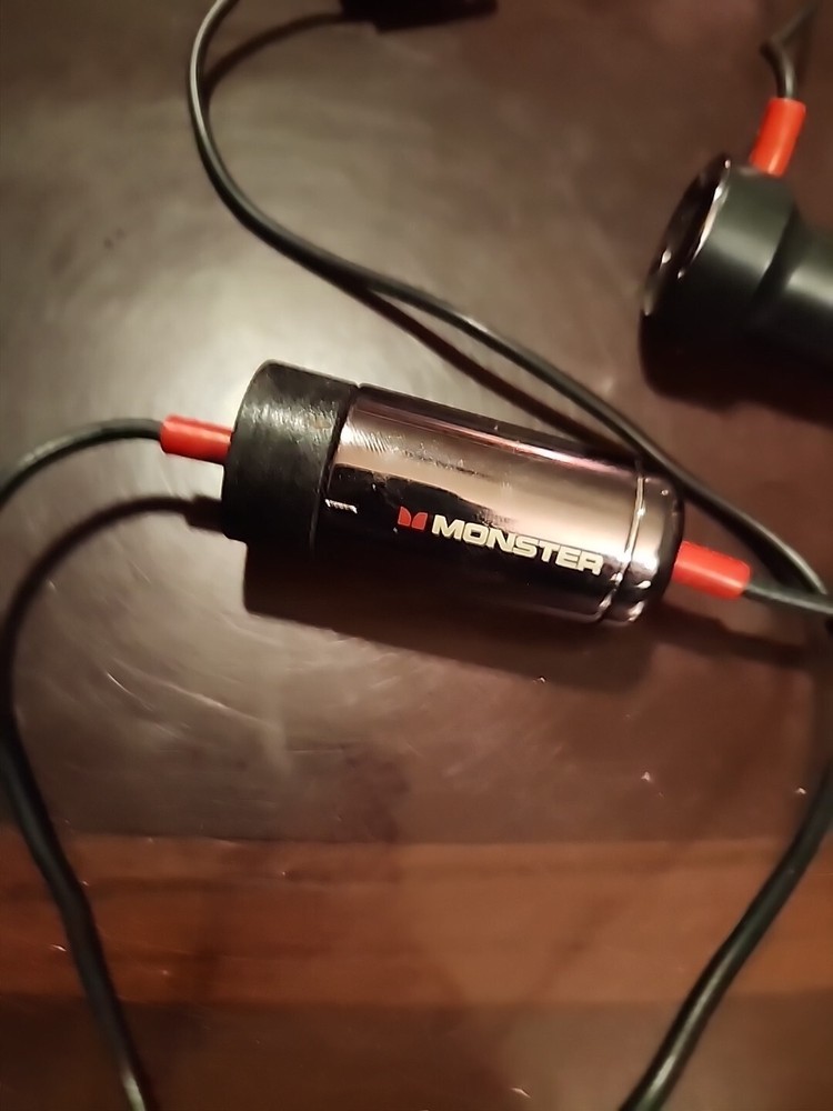 Monster iCarPlay Wireless 500 iPod FM Transmitter with Charging 3.28 FT