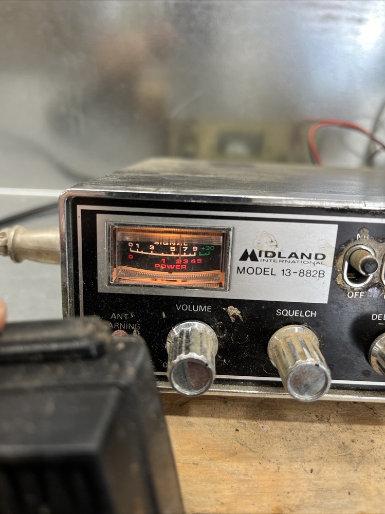 Midland Model 13-882B CB Radio