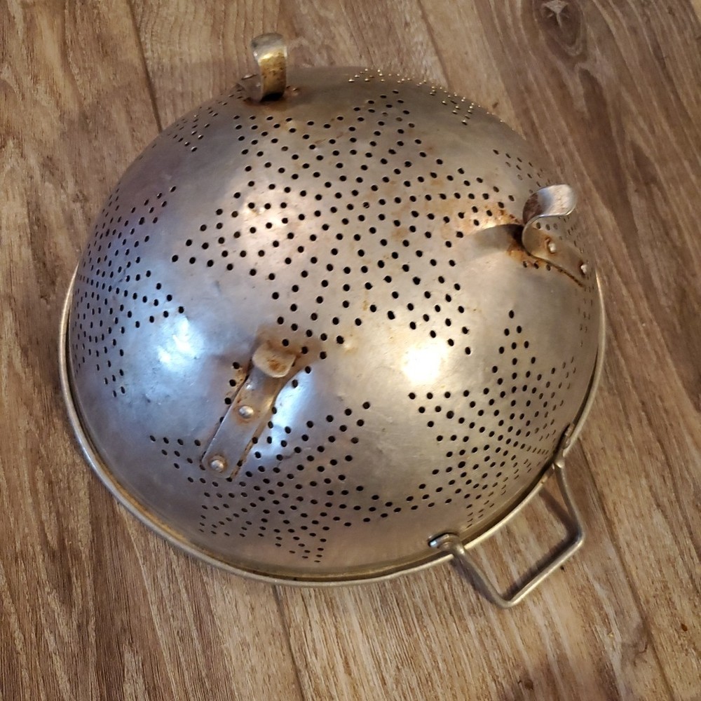 Vtg Aluminum Colander 7 Star Pattern 11" Footed Strainer Primitive Decor