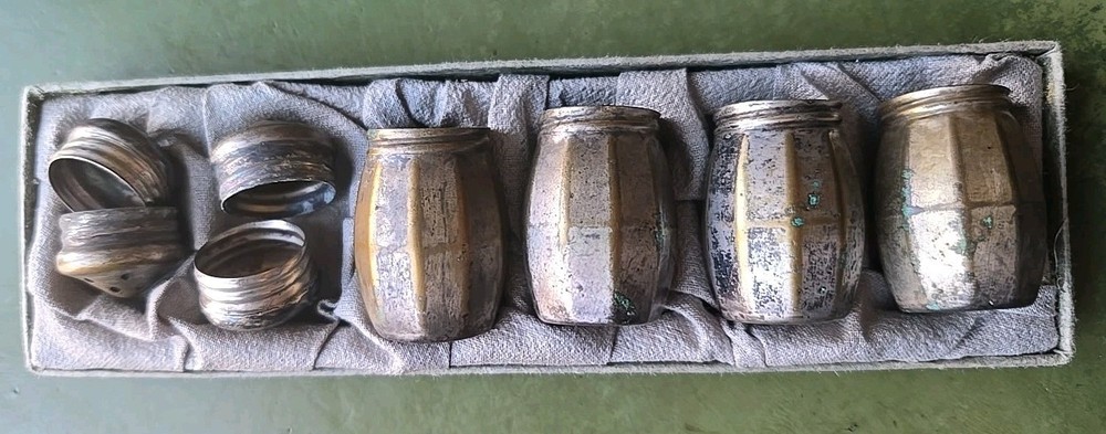 VTG Wm A Rogers 4 Mini Silver-plated Individual Shakers Set 2"