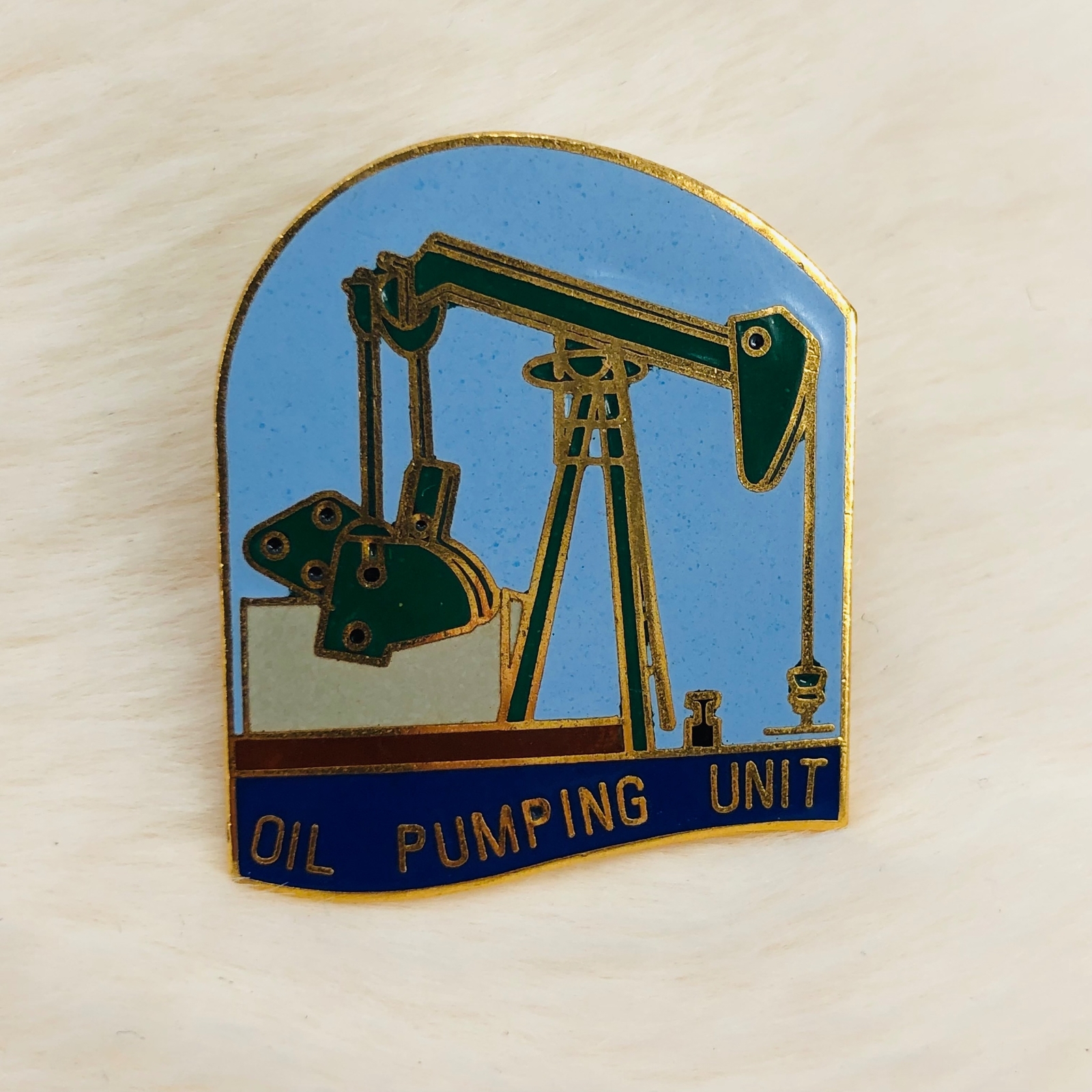 Vtg LAR LA Refinery Oil Pumping Unit Employee Enamel Lapel Pin