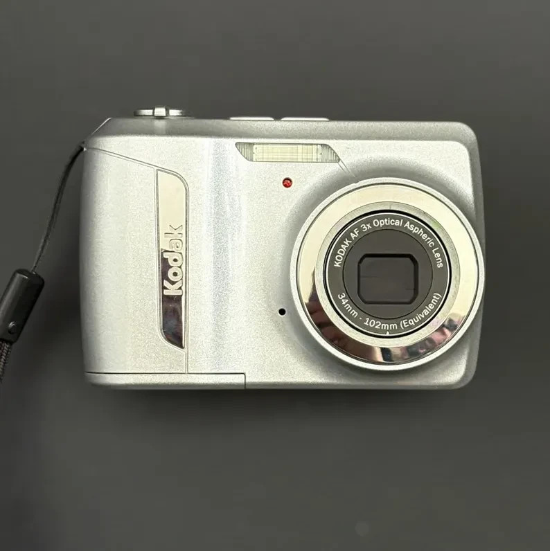 Kodak EasyShare C142 digital camera. Fully tested and working