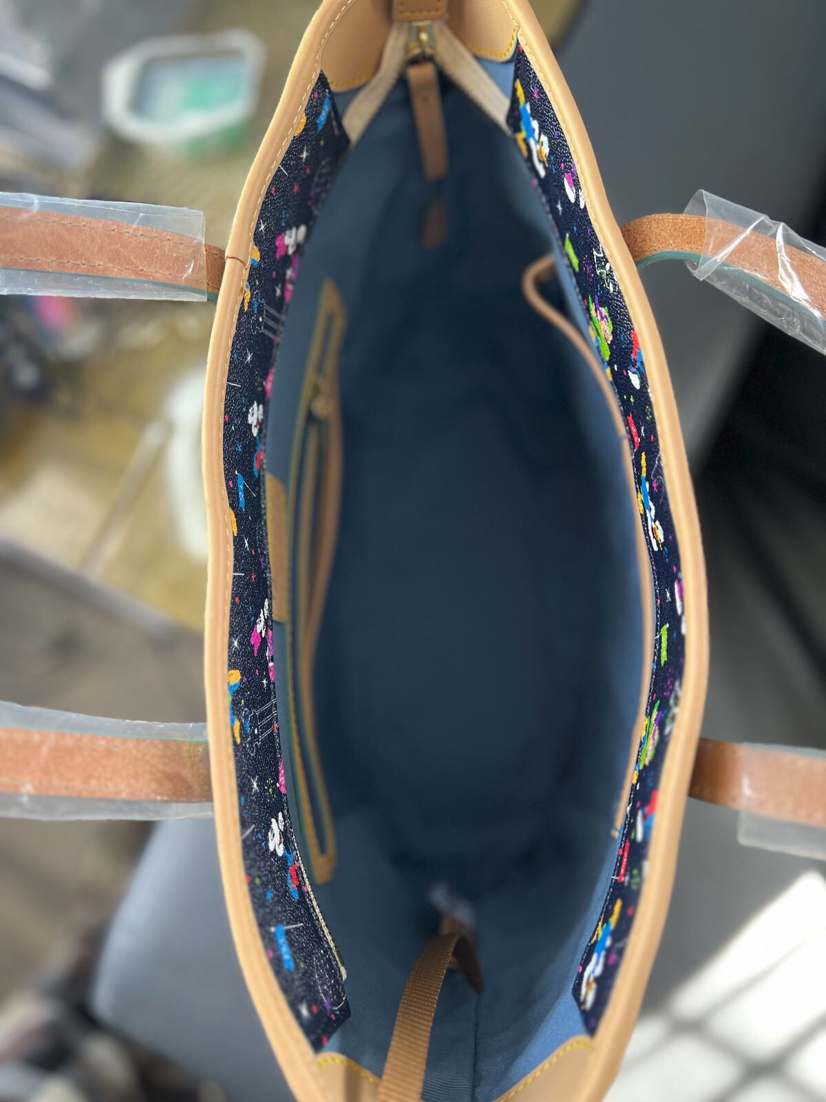 Dooney & Bourke Disney Collection Handbag with Free Clutch. Limited Time Offer❤️