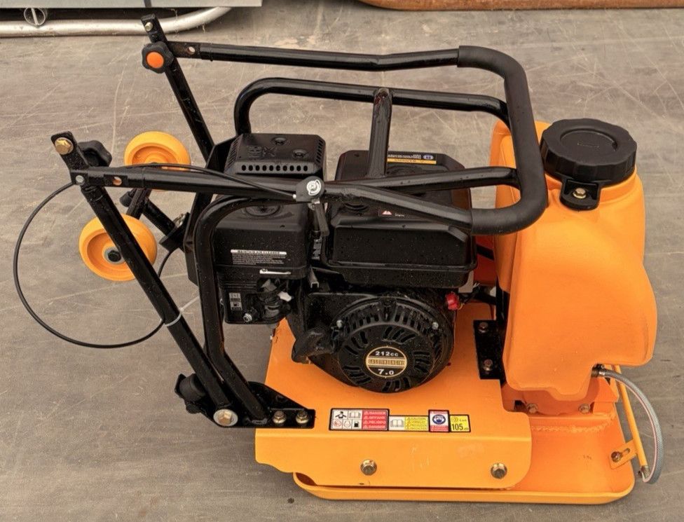 Walk Behind Road Plate Compactor 7.0HP Gas Engine Vibratory Tamper 20"x14" C90T