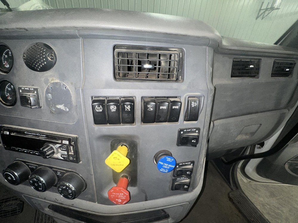 2013-2019 Peterbilt 579 SWITCH Dash Panel - Used