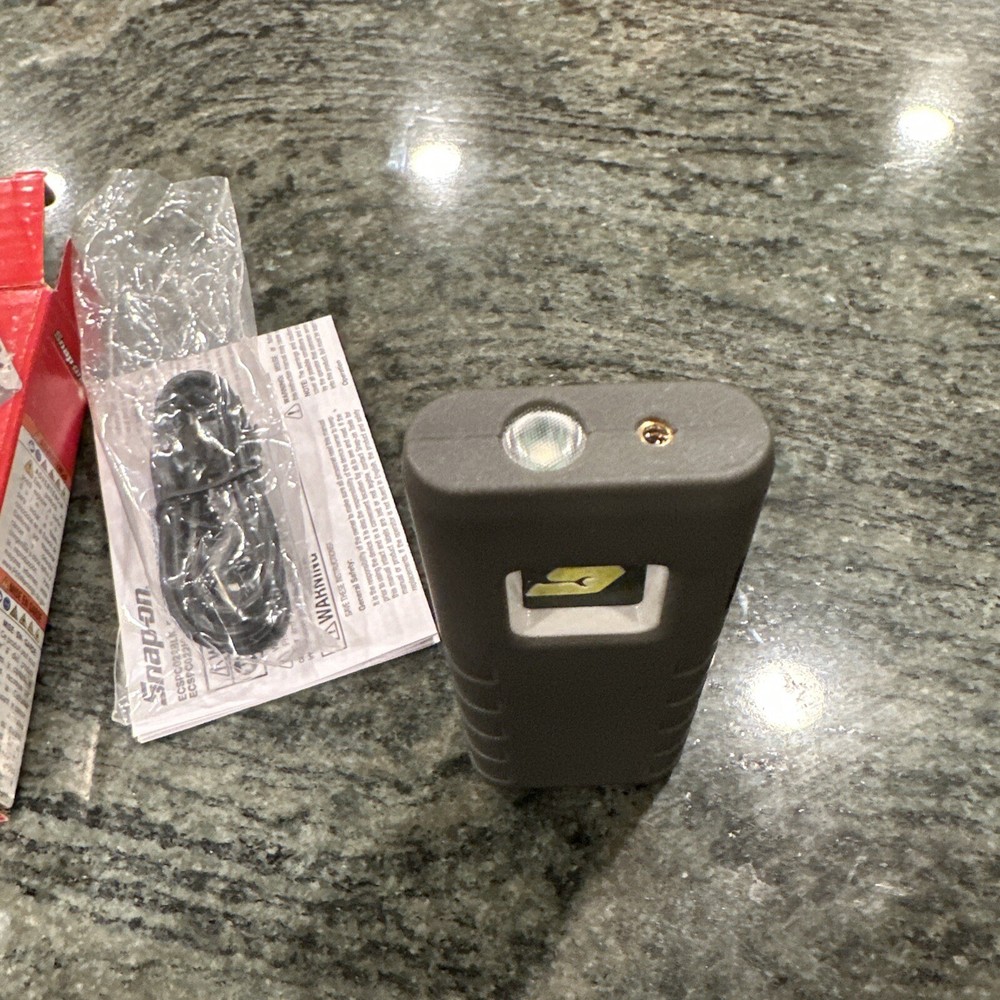 Snap On ecspc022gm Rechargeable Pocket Flood Light flashlight & laser Pointer