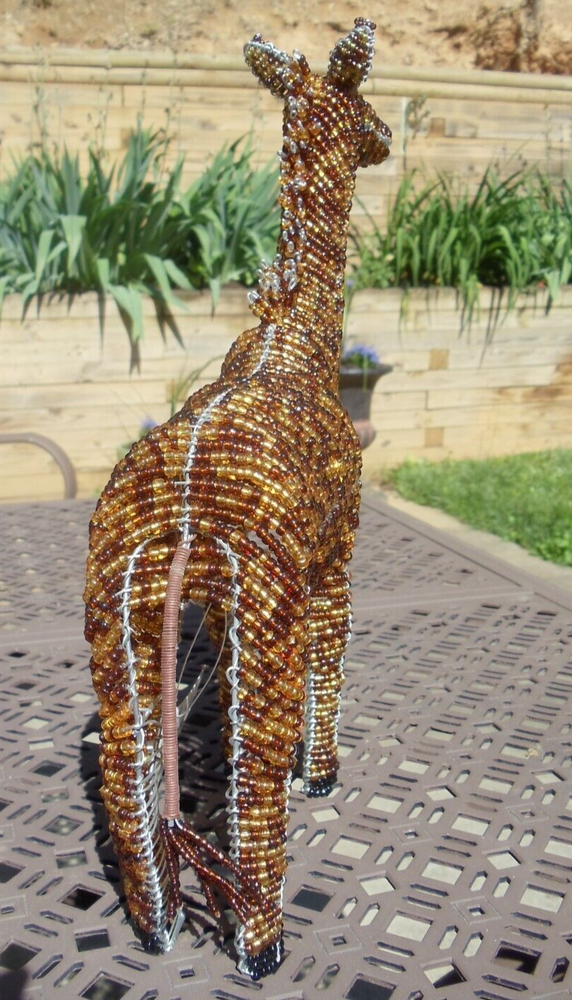 Beaded land: Giraffe, medium