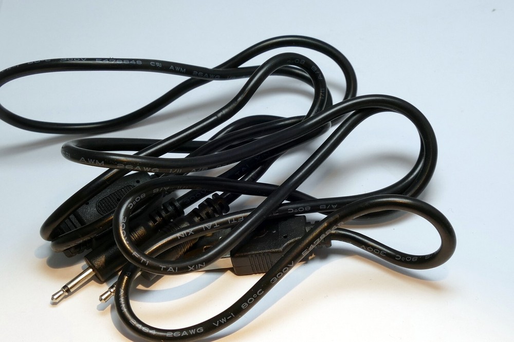 USB Type A to 2X 2.5mm TS Camera Cable Cord audio splitter
