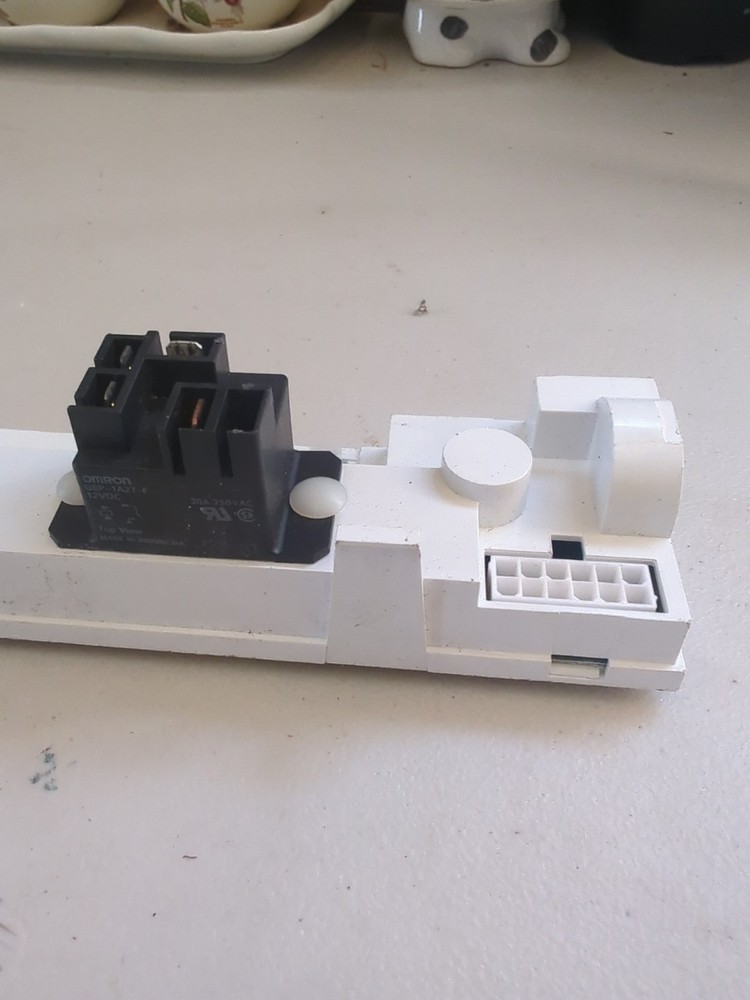 Frigidaire 2416091 Refrigerator Control Board