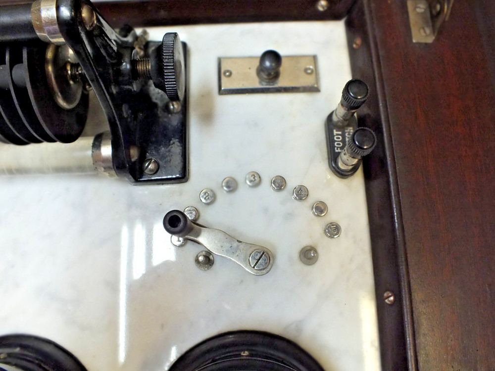 Antique Dynelectron Physicians Device with Atomic Force Control Panel c1913