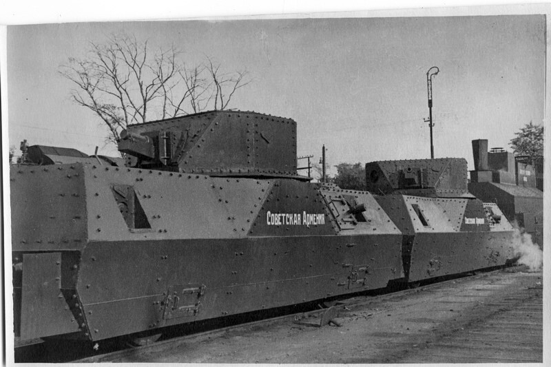 Soviet Armored Train w/tracks 20mm 1/72